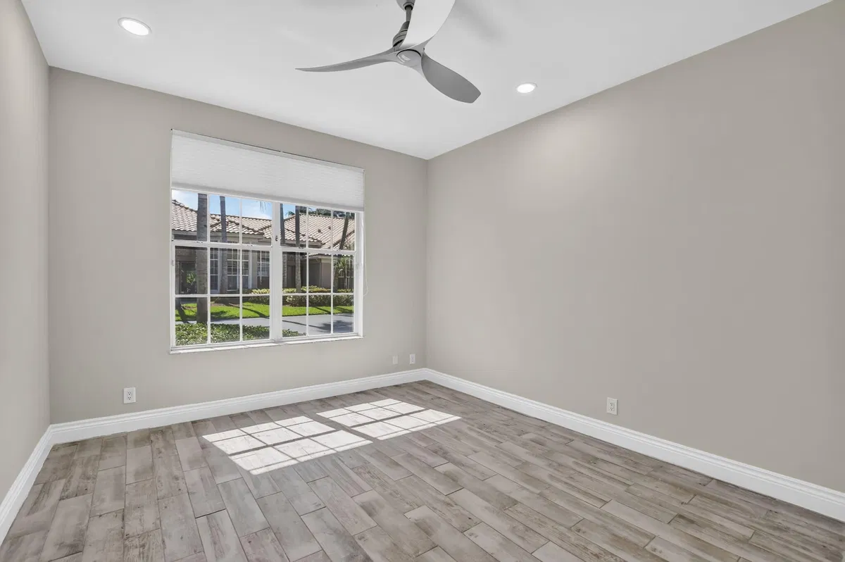 Unit 106 photo 31