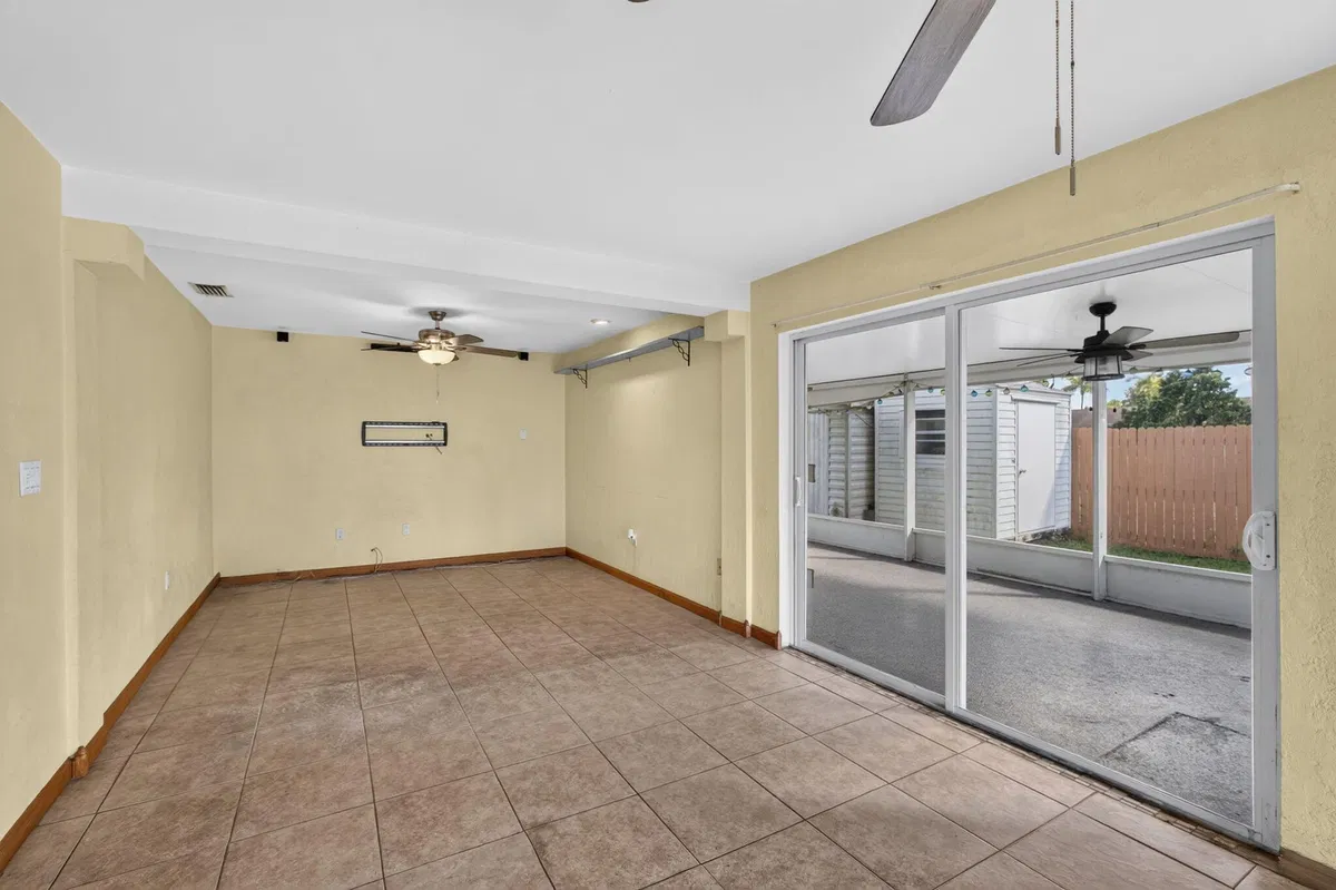 Residence photo 22