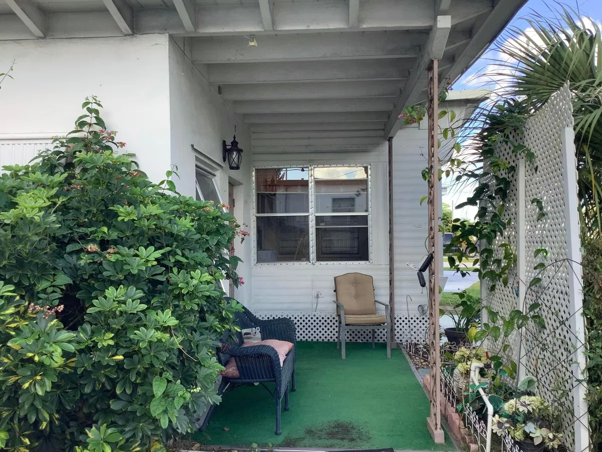 Residence photo 22