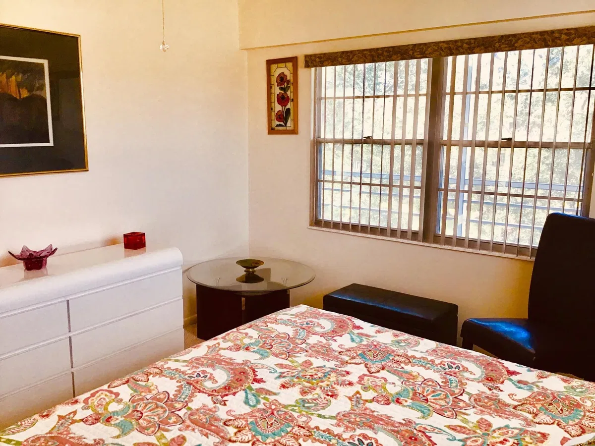 Residence photo 16
