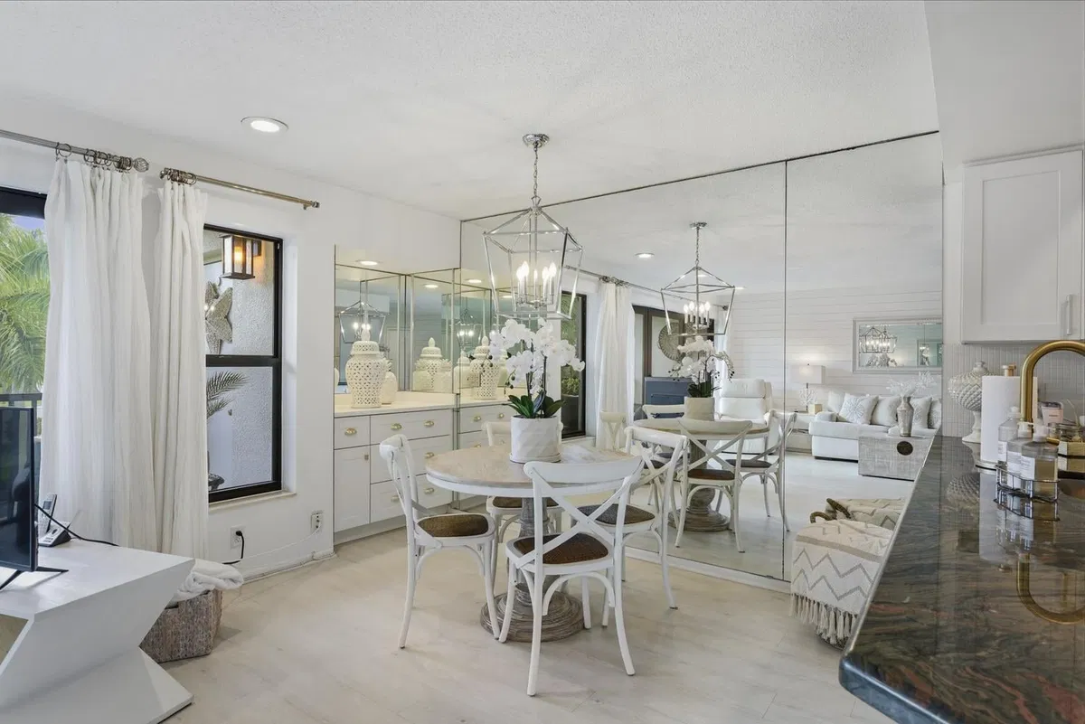  Unit V2-203 photo 7