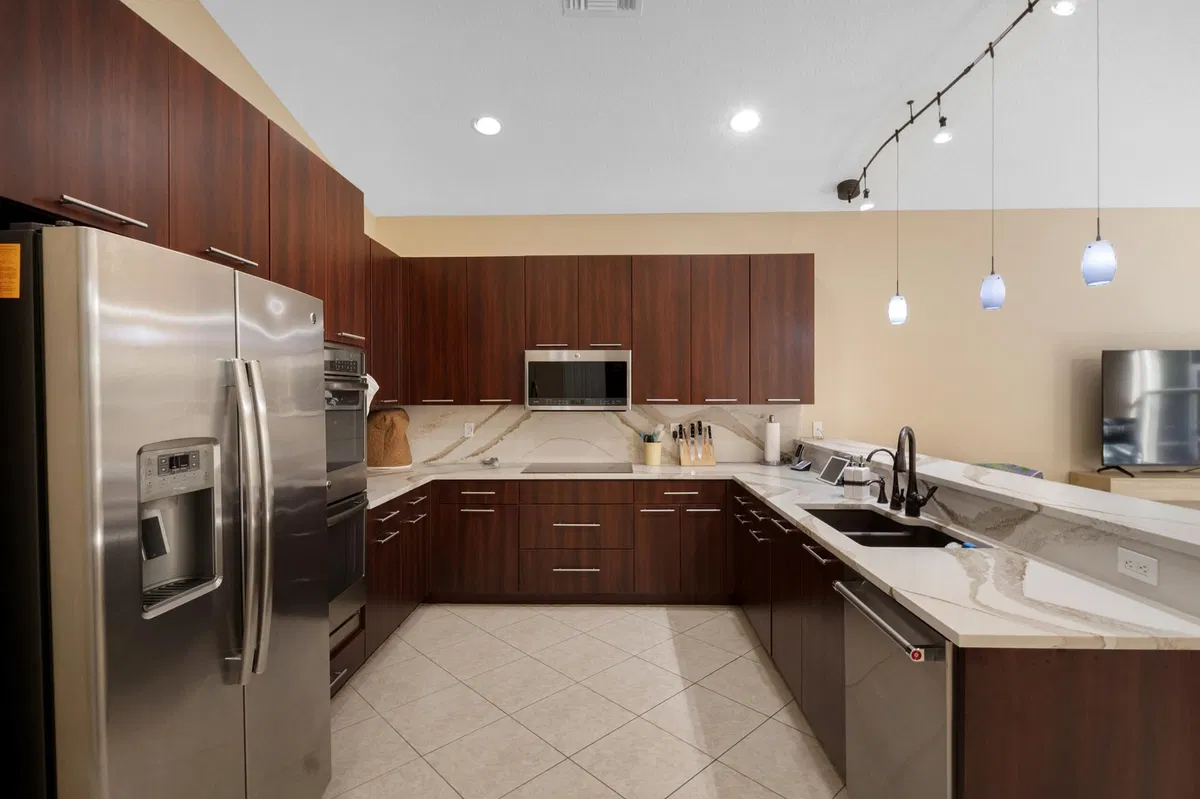 Residence photo 16