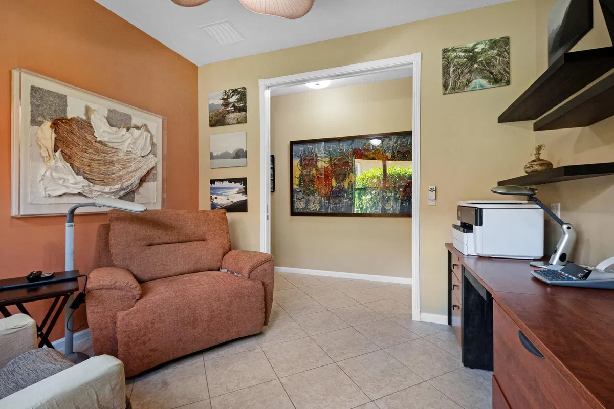 Residence photo 19