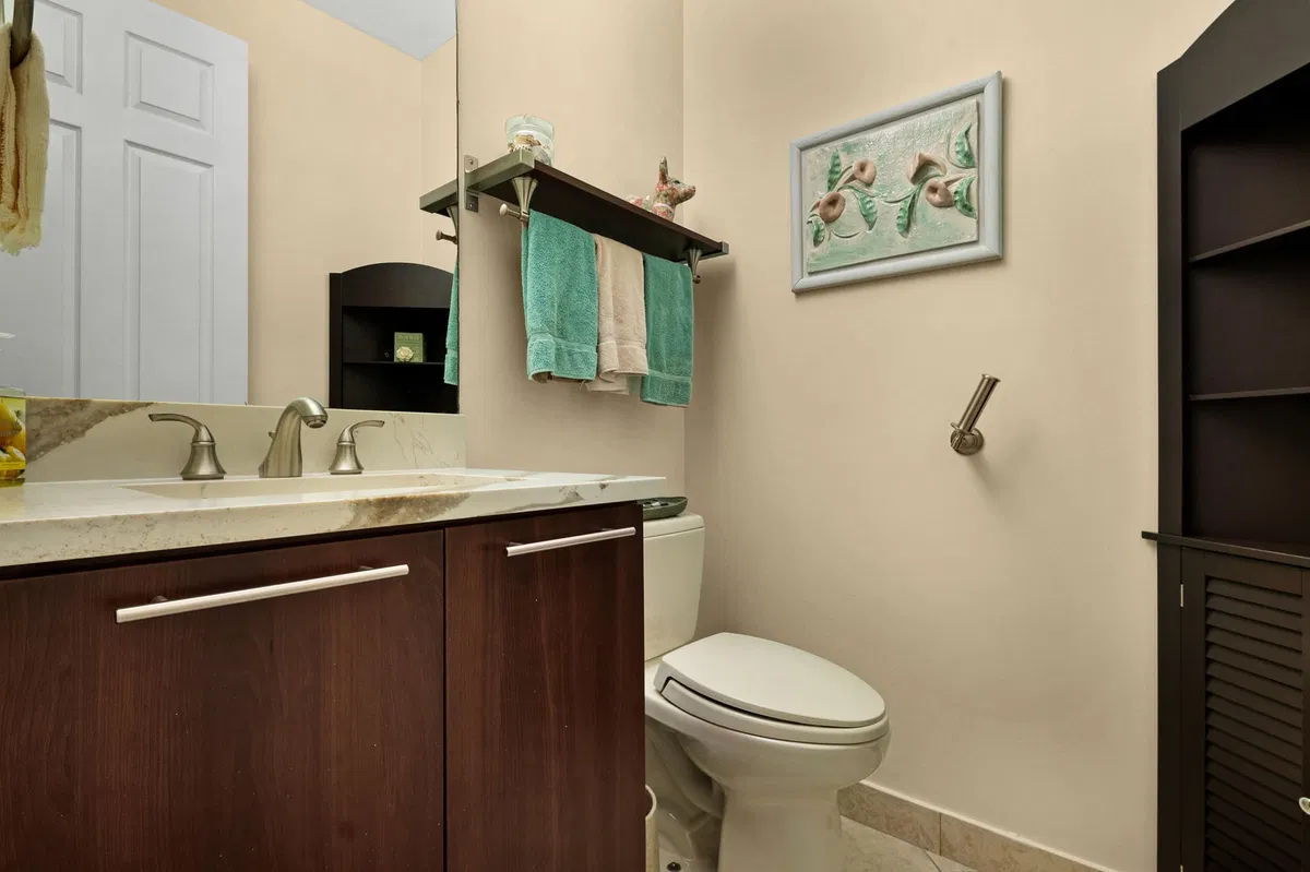 Residence photo 25