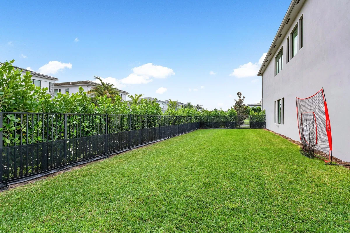 Boca Bridges Residence photo 19