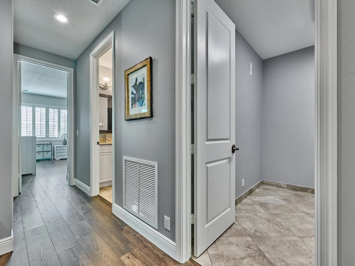 Residence photo 52
