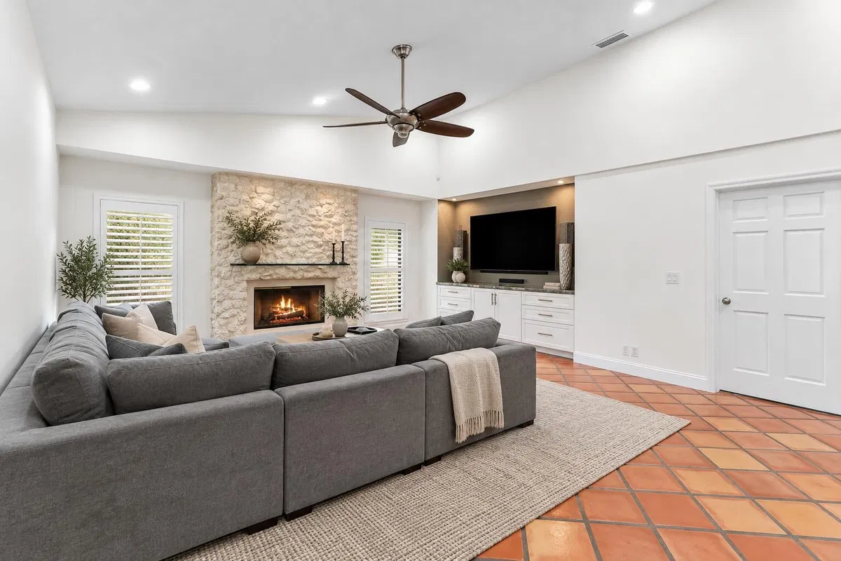 Paddock Park 1 Residence photo 13