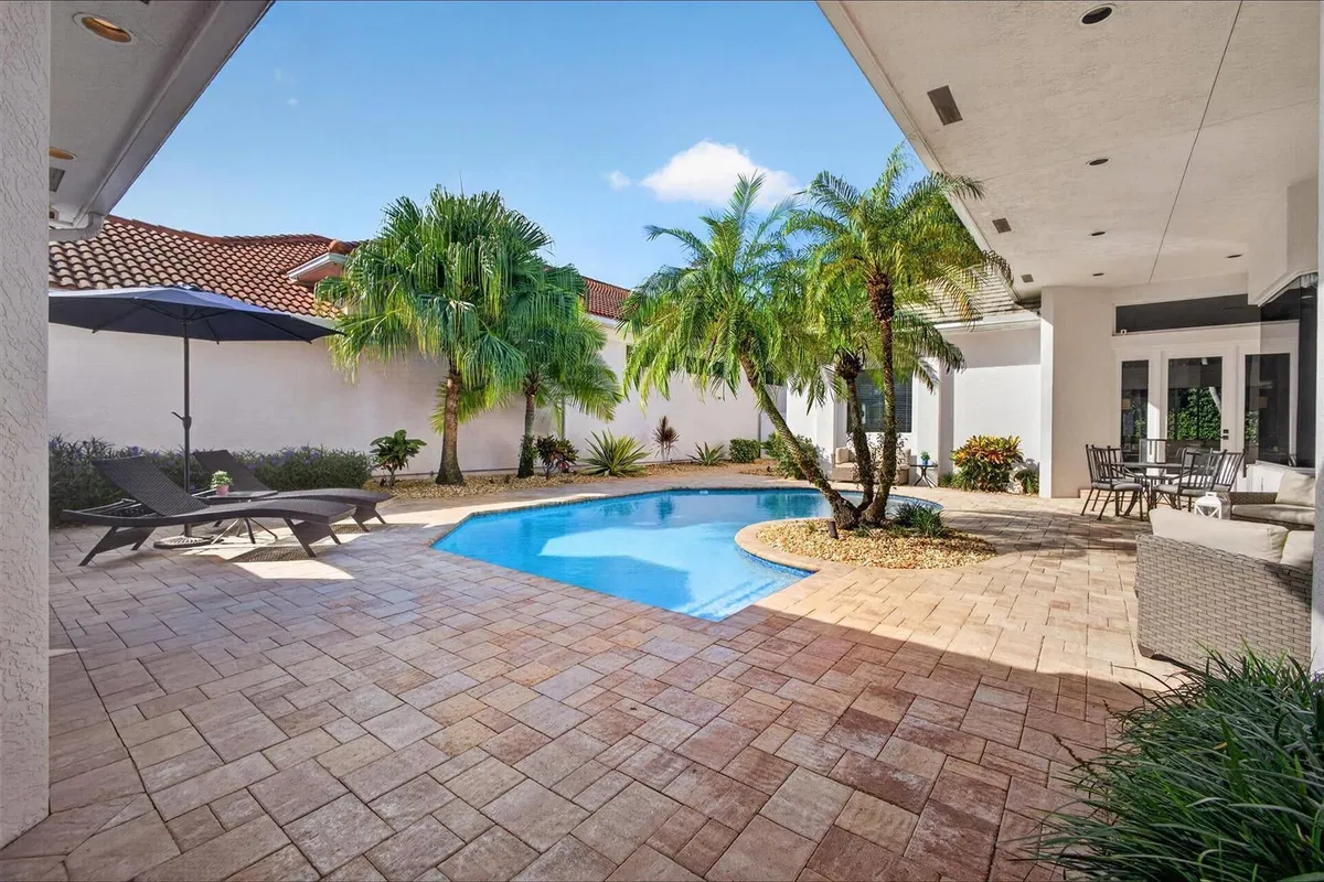 Willoughby Golf Club Residence photo 7