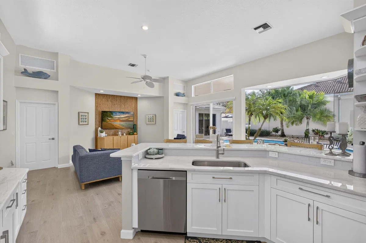 Willoughby Golf Club Residence photo 25