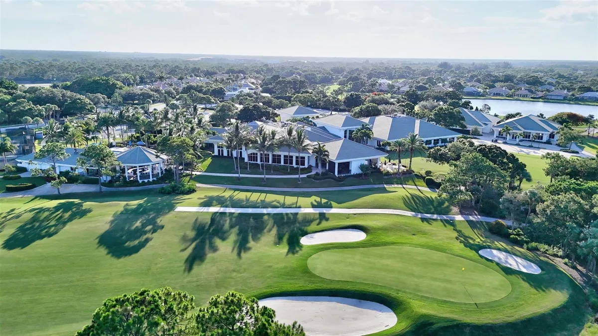 Willoughby Golf Club Residence photo 70