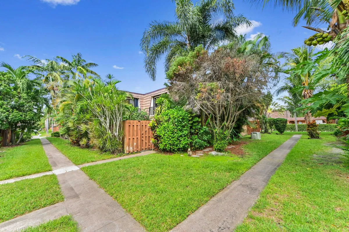 Residence photo 22