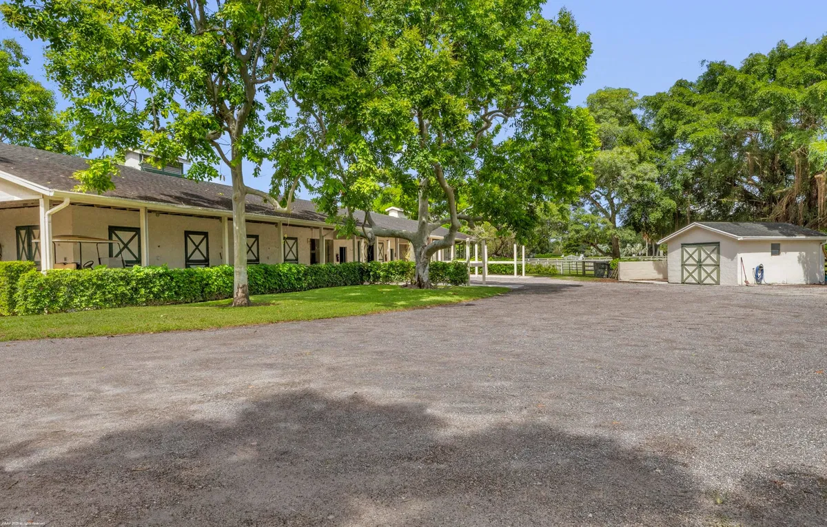  Residence photo 7