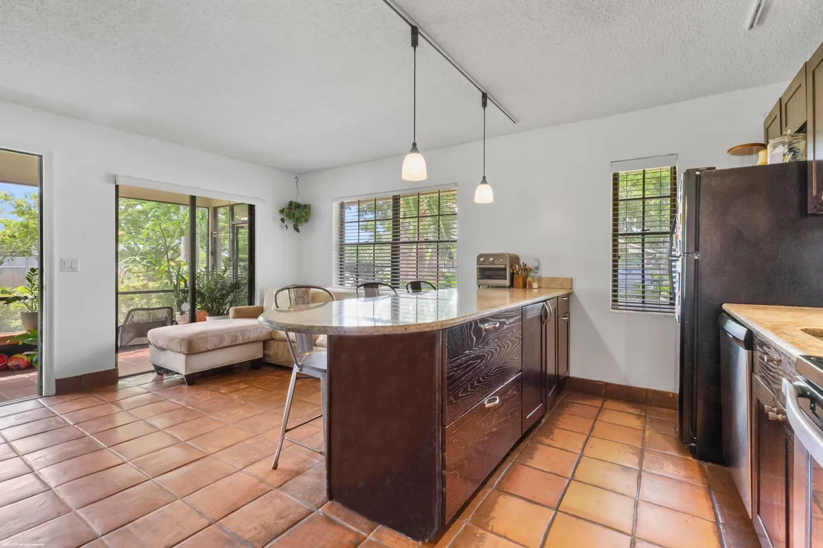  Residence photo 31