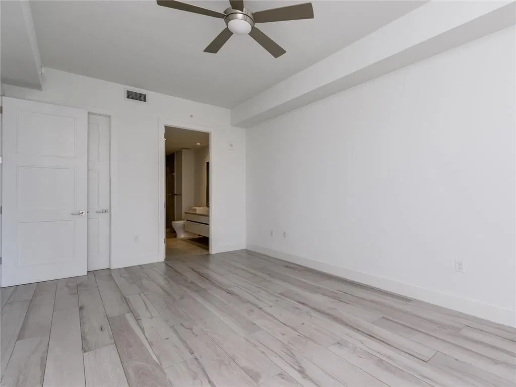 Tower 155 Unit 424 photo 16