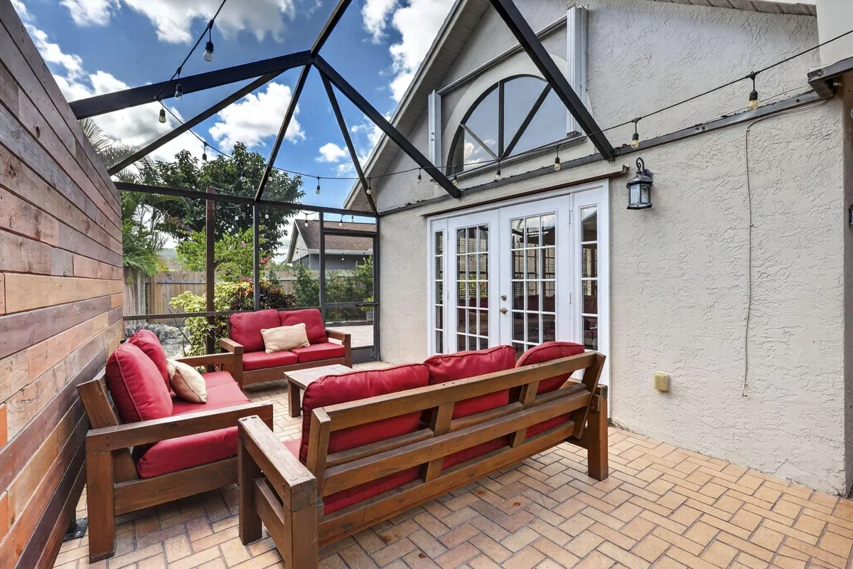 Residence photo 43
