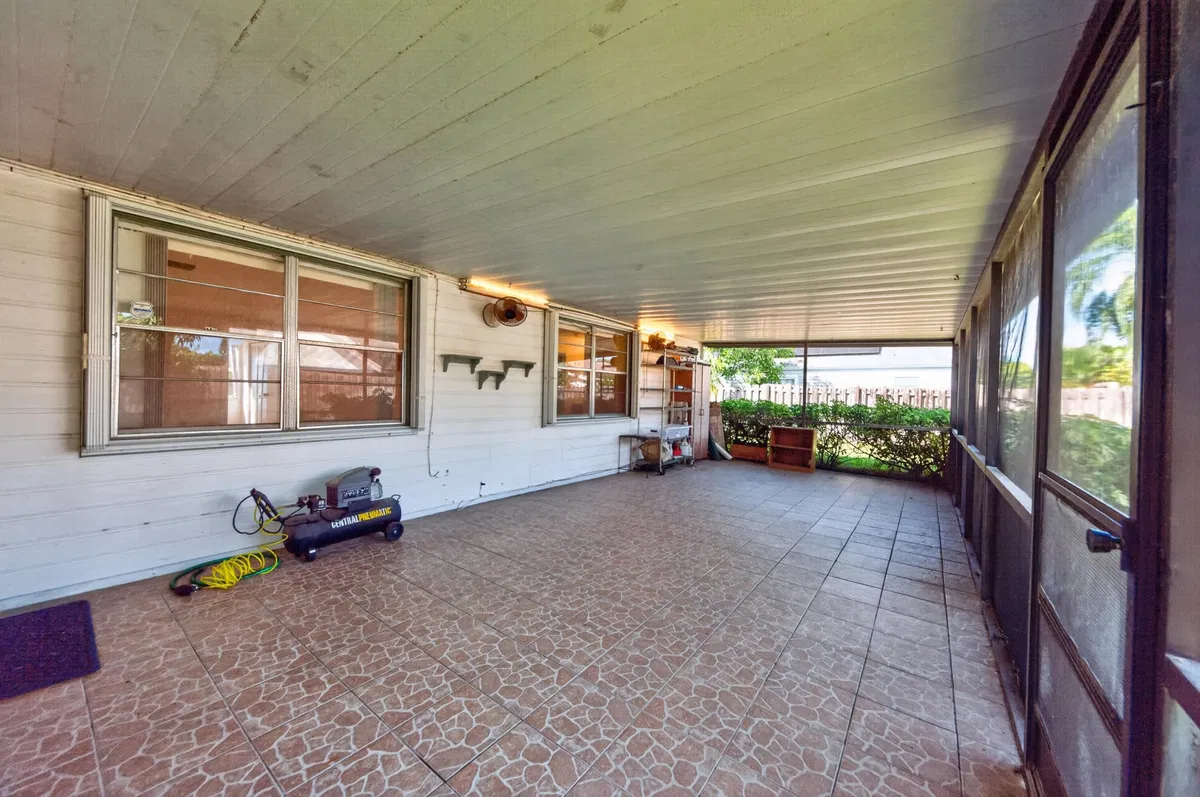 Residence photo 28