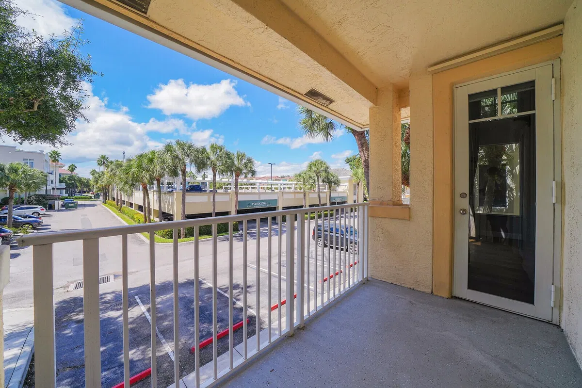 Unit 24 photo 28