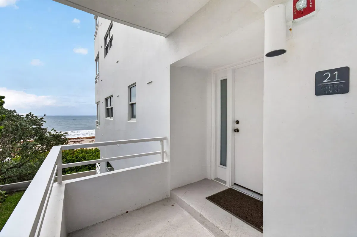 Unit 21 photo 49