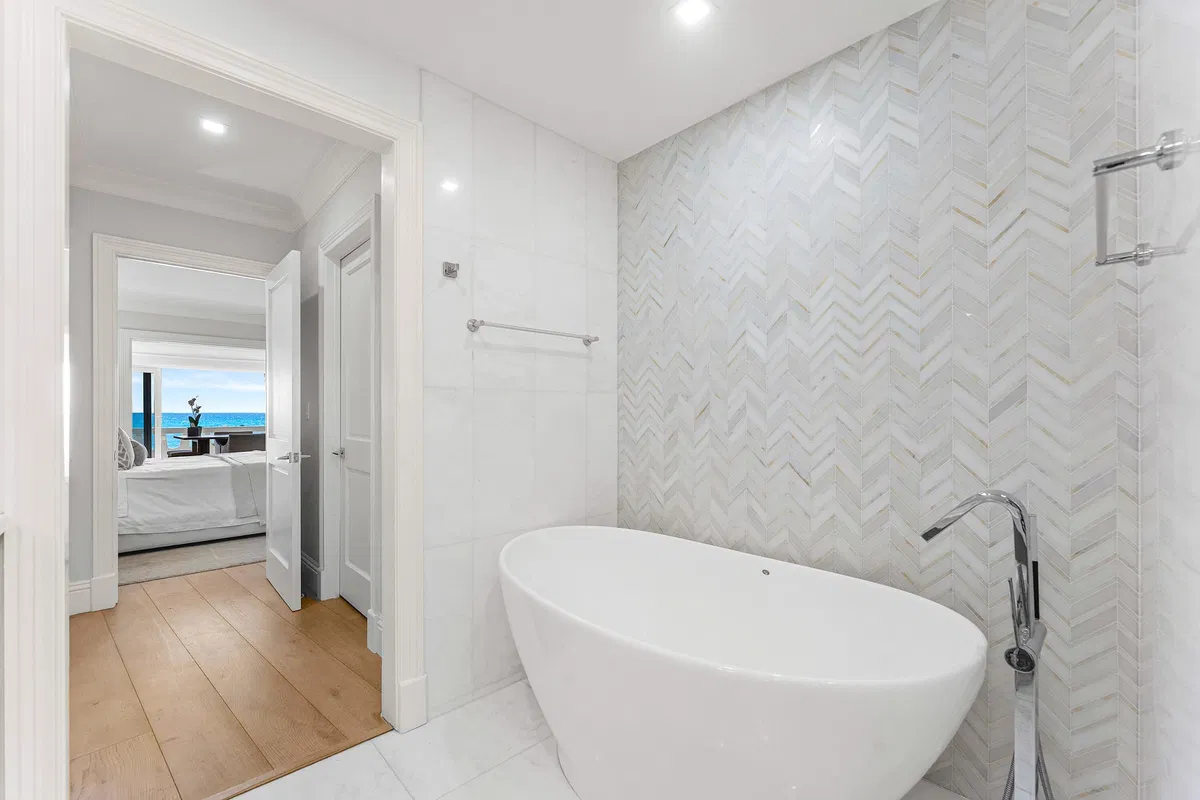 300 Ocean Boulevard Unit 2D photo 22
