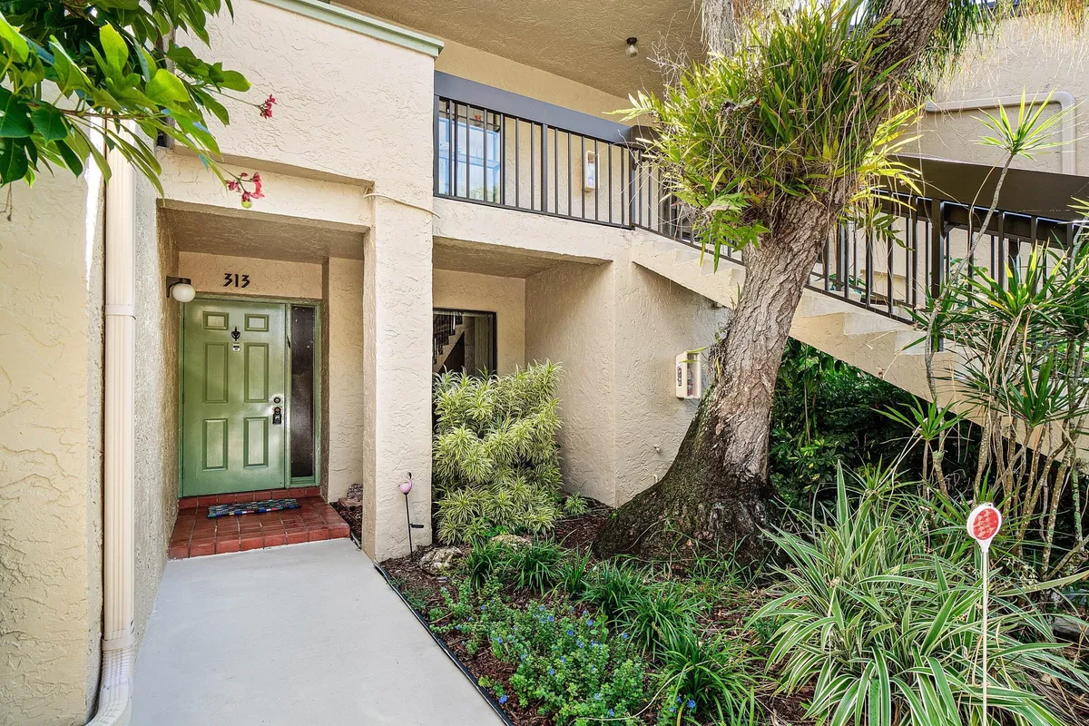 Residence photo 19