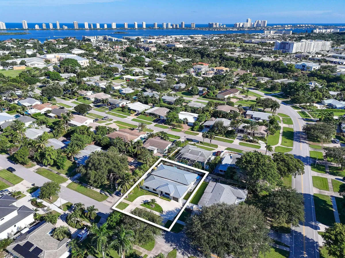 Village of North Palm Beach Residence photo 4