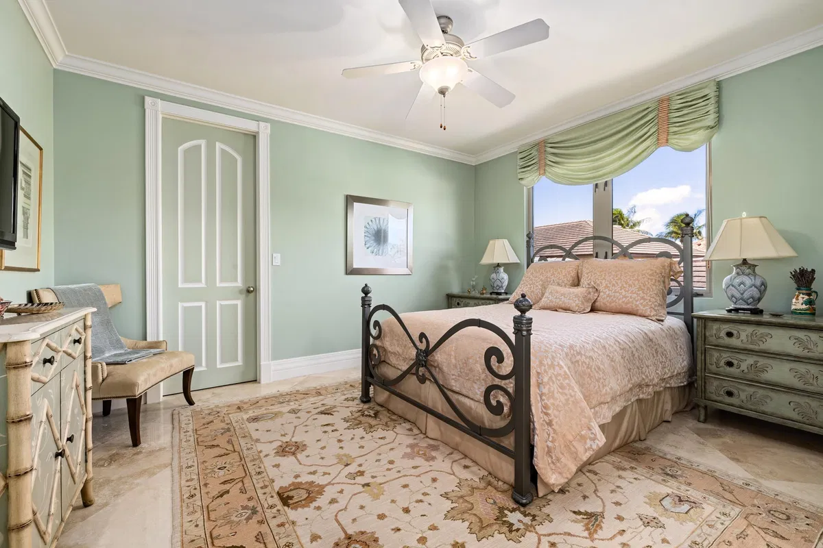 Residence photo 31