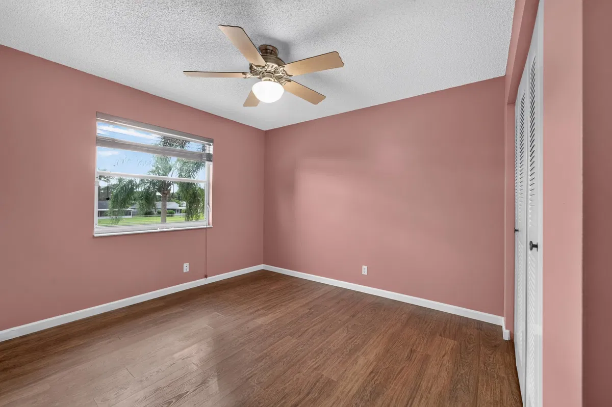 Residence photo 25