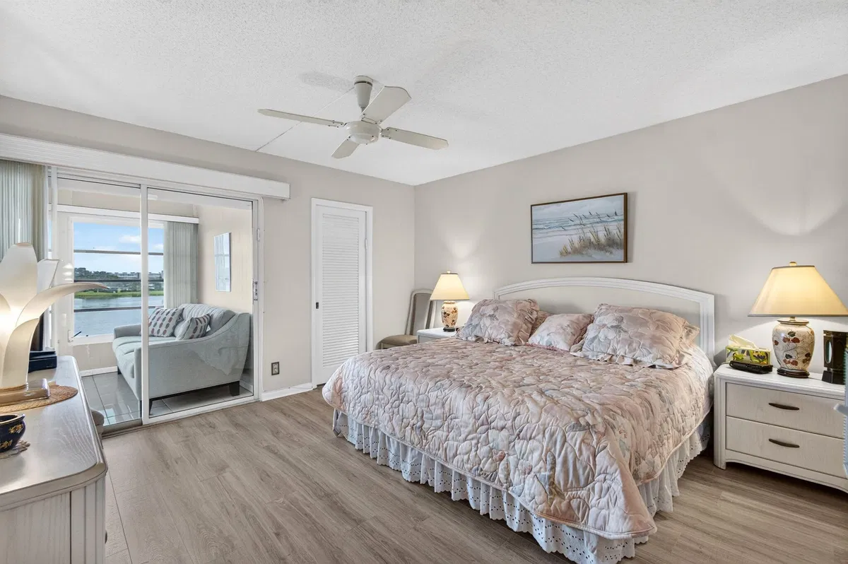 Residence photo 22