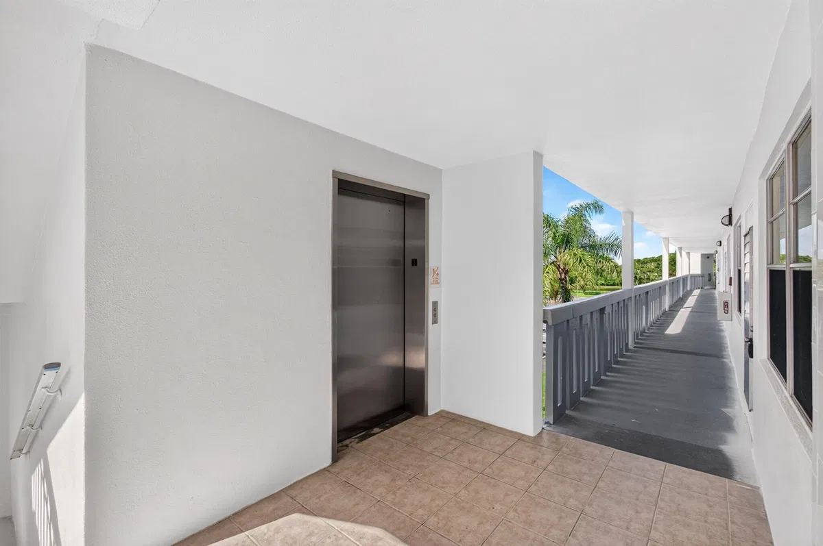 Residence photo 70
