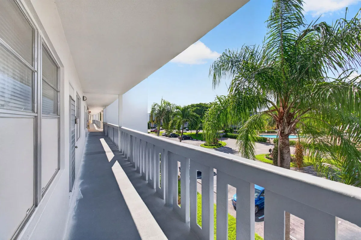 Residence photo 73