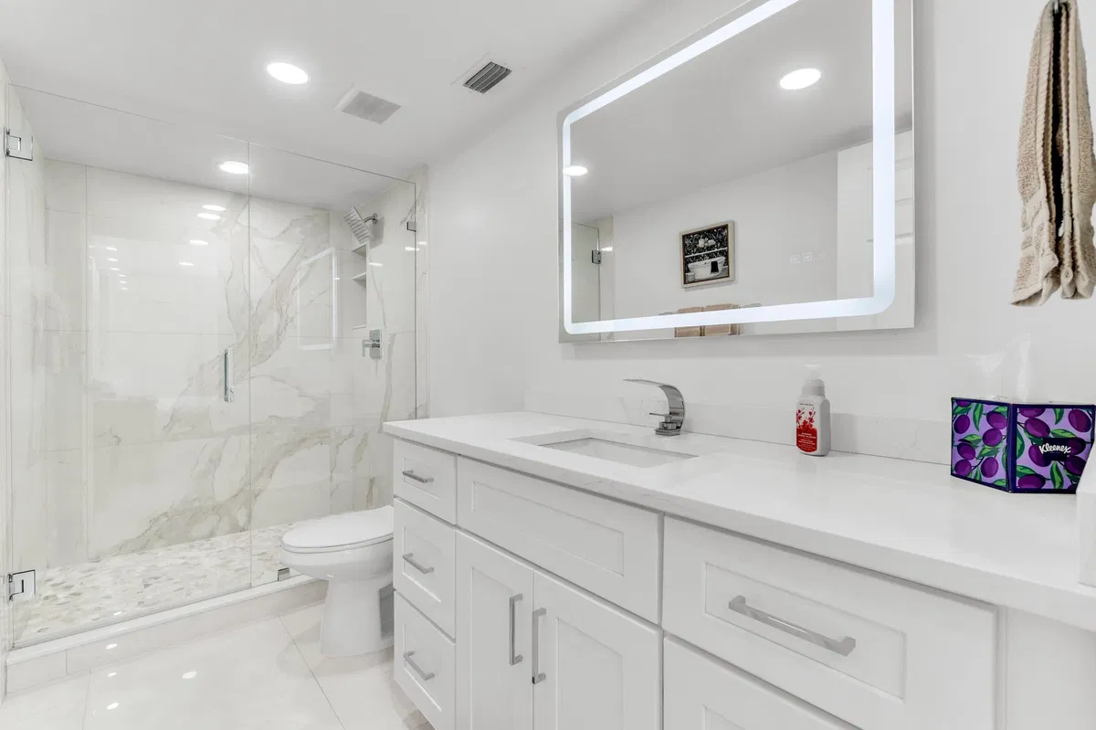 Unit 208 photo 25