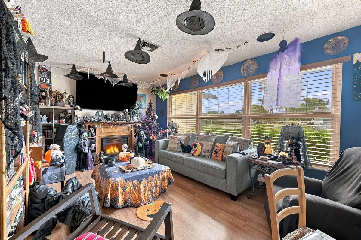 Residence photo 4