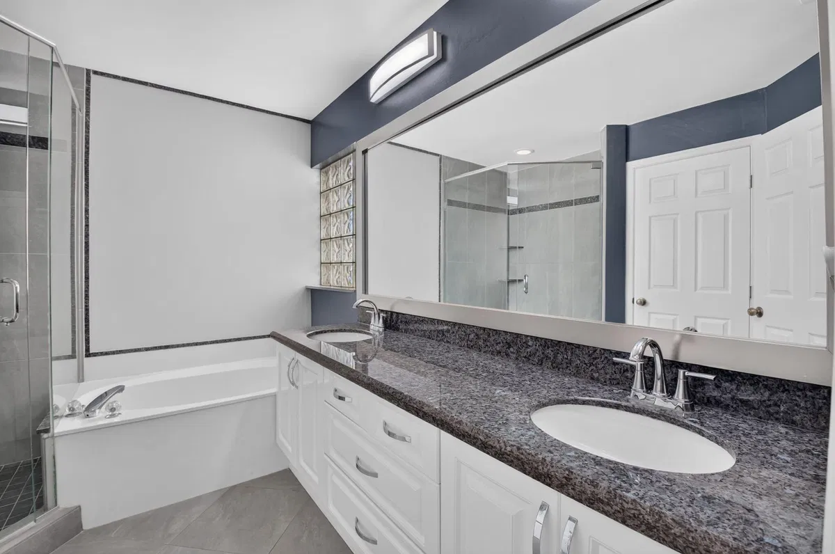 Residence photo 10