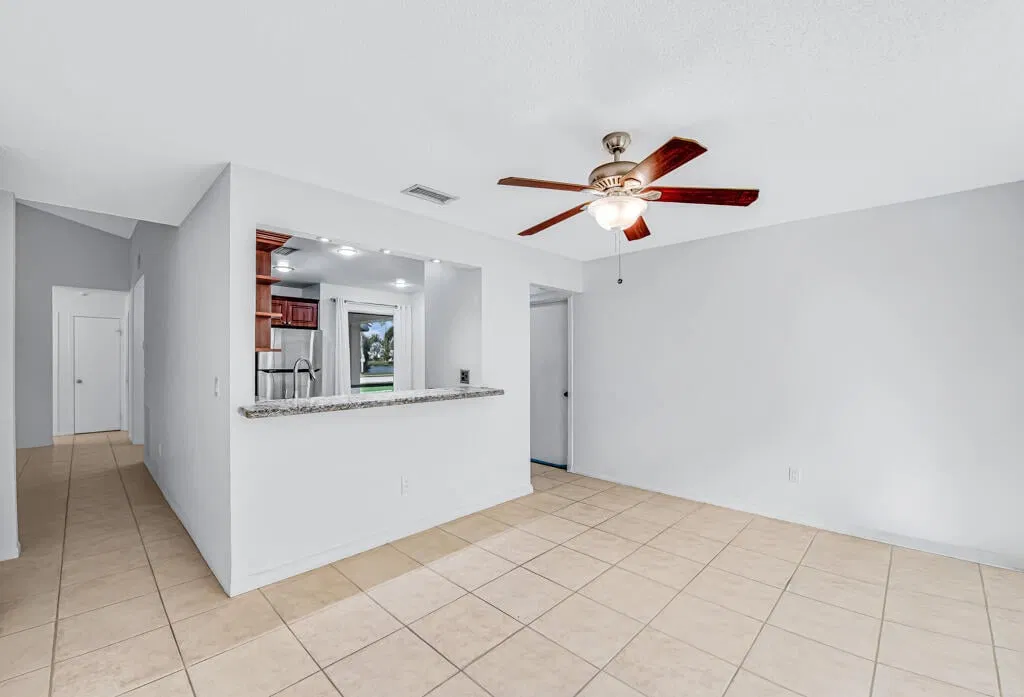 Residence photo 16