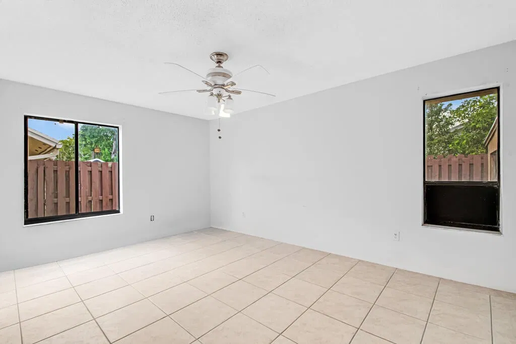 Residence photo 25