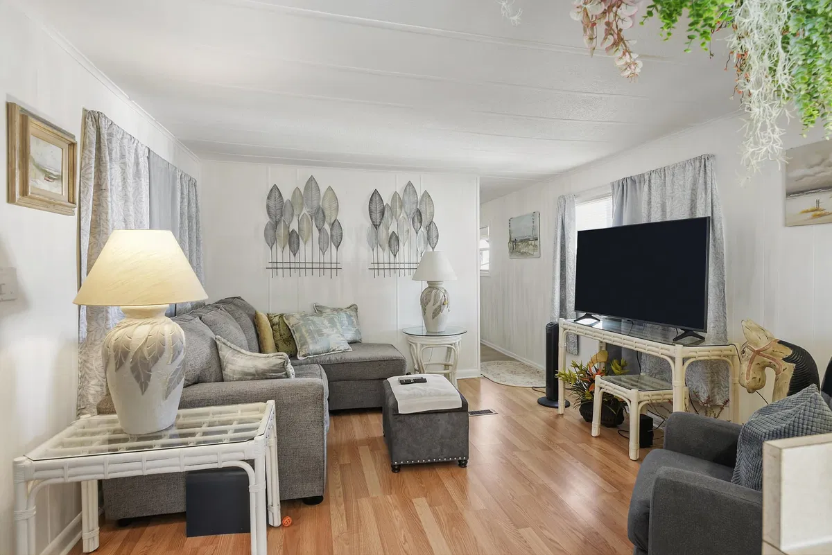 Residence photo 16