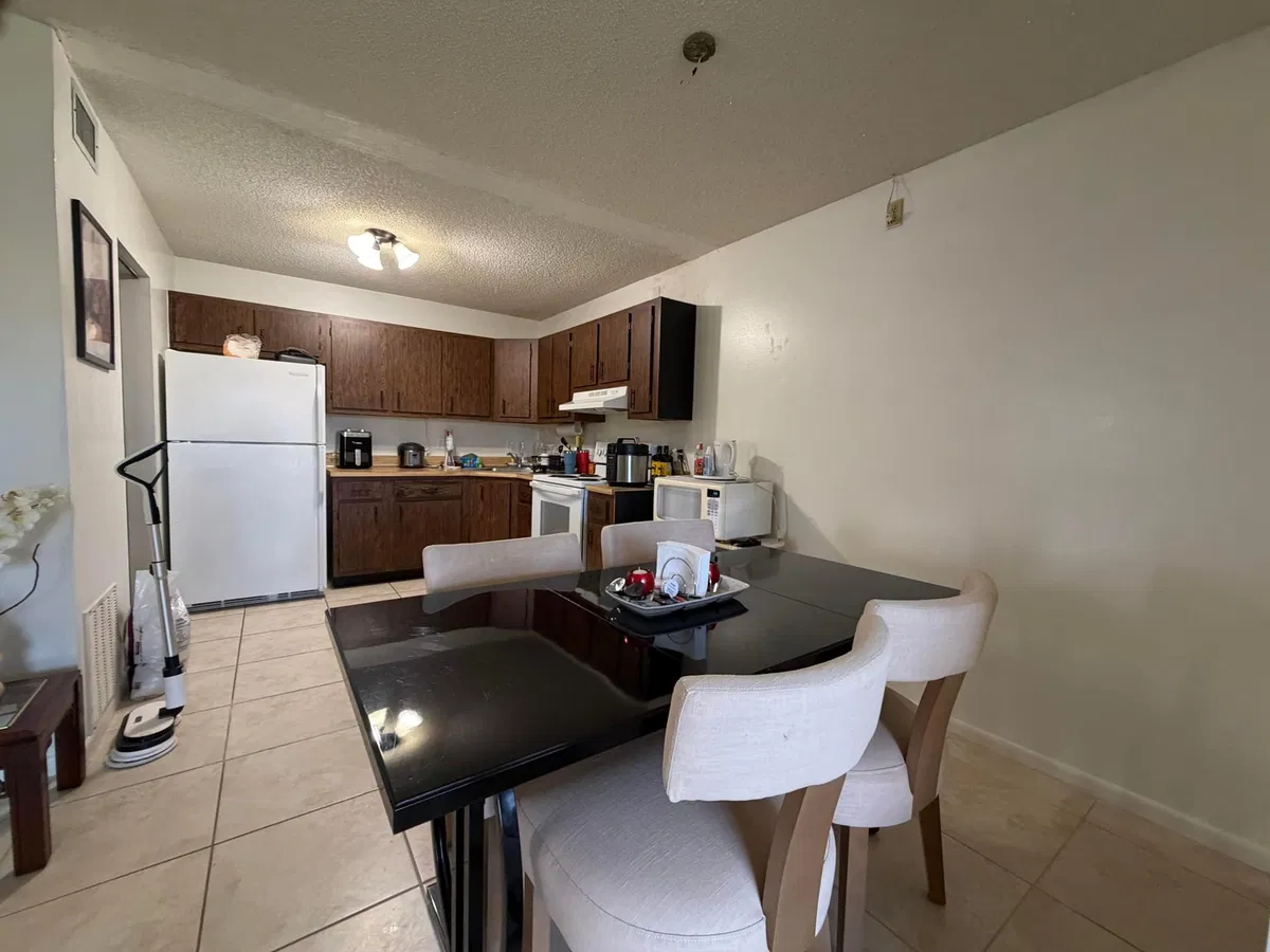 Unit C-2 photo 13