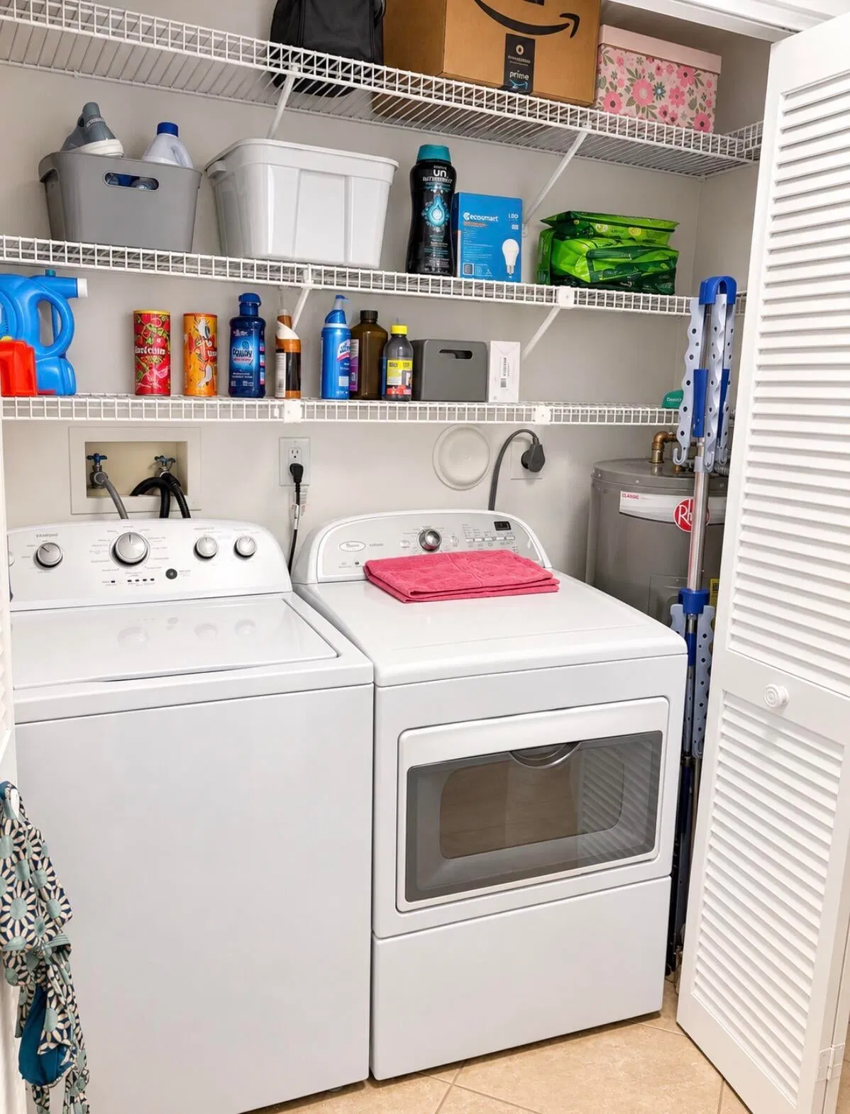 Unit B photo 19