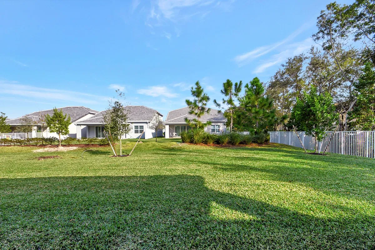 Residence photo 43