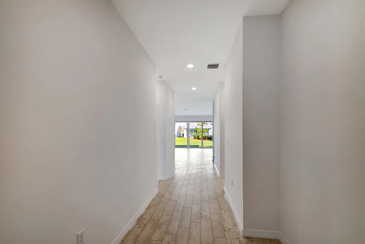 Residence photo 52