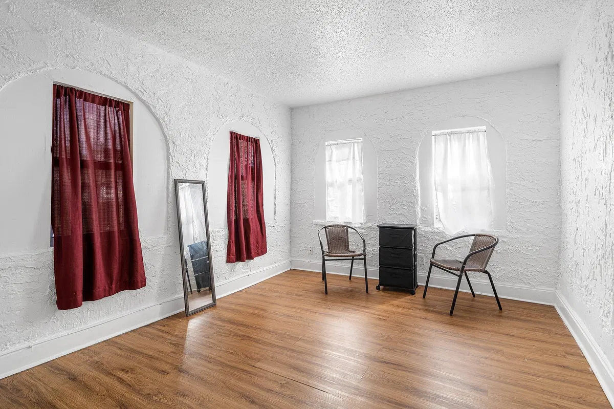  Residence photo 16