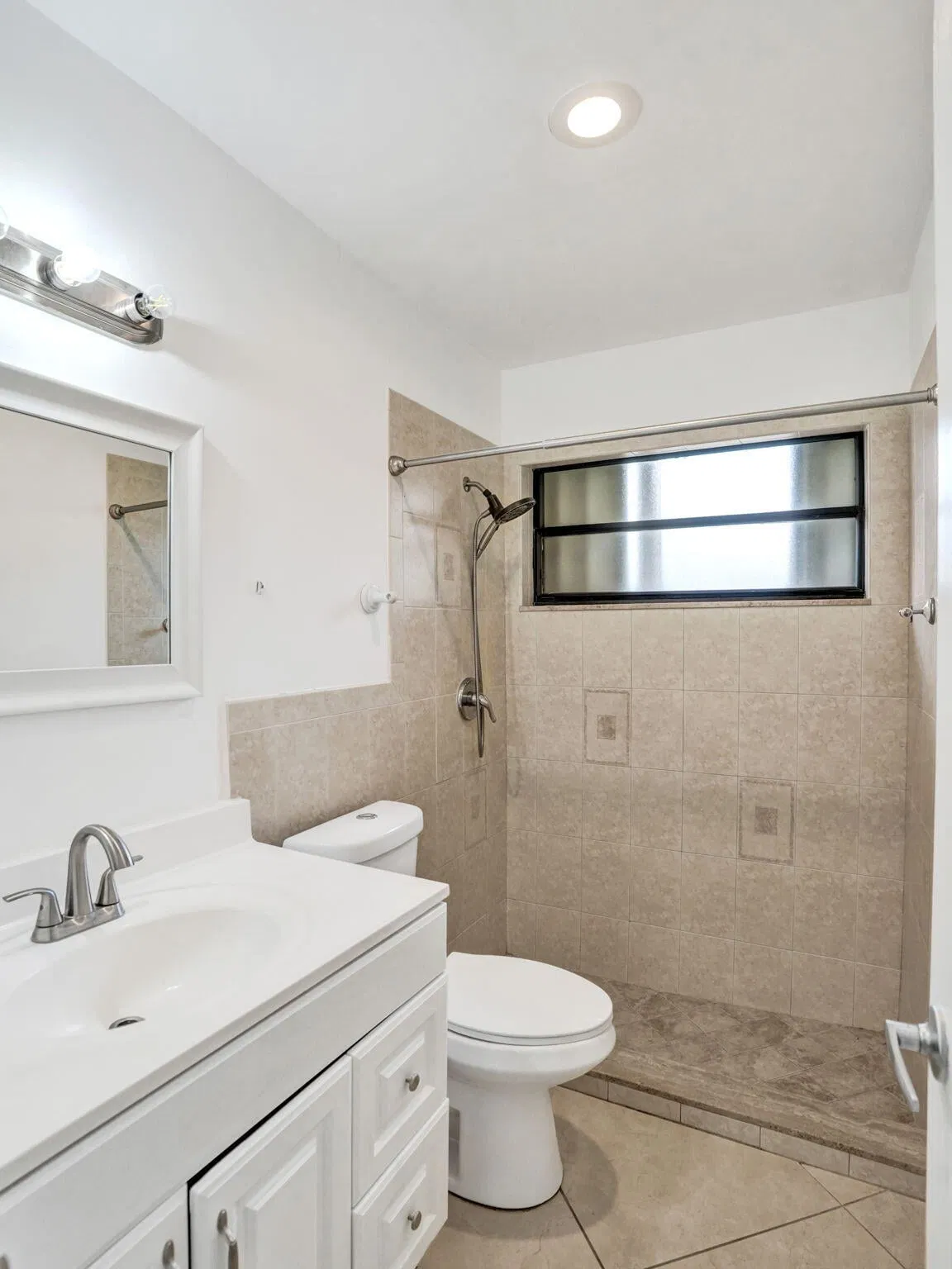 Residence photo 16