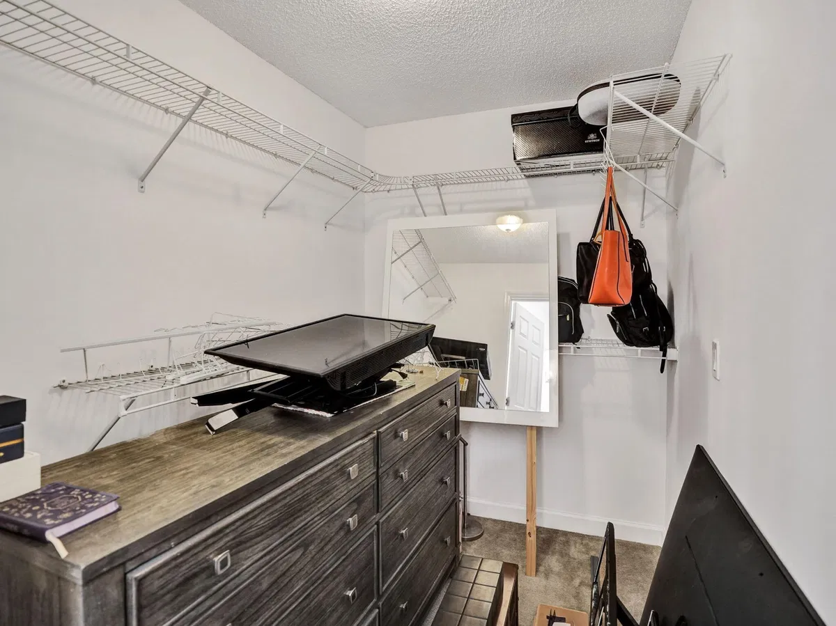 Residence photo 25
