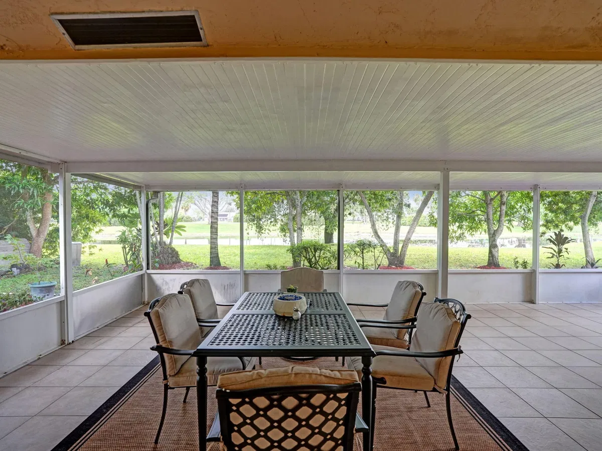 Residence photo 31