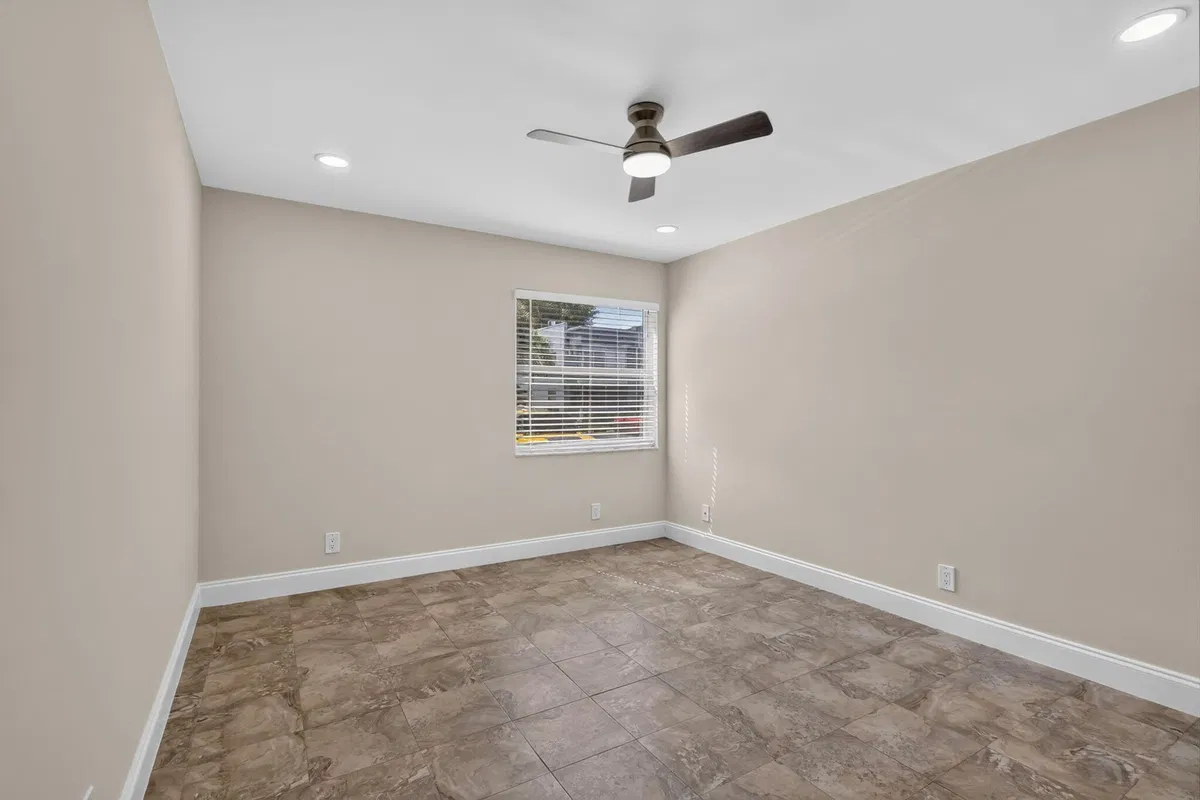  Residence photo 13
