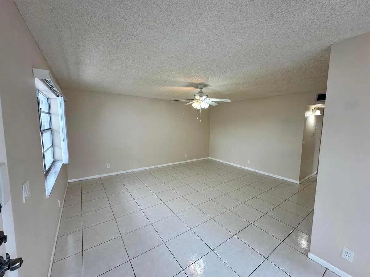 Residence photo 4
