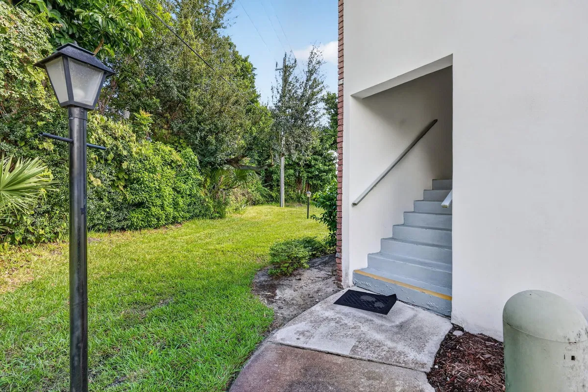 Unit 32-3208 photo 4