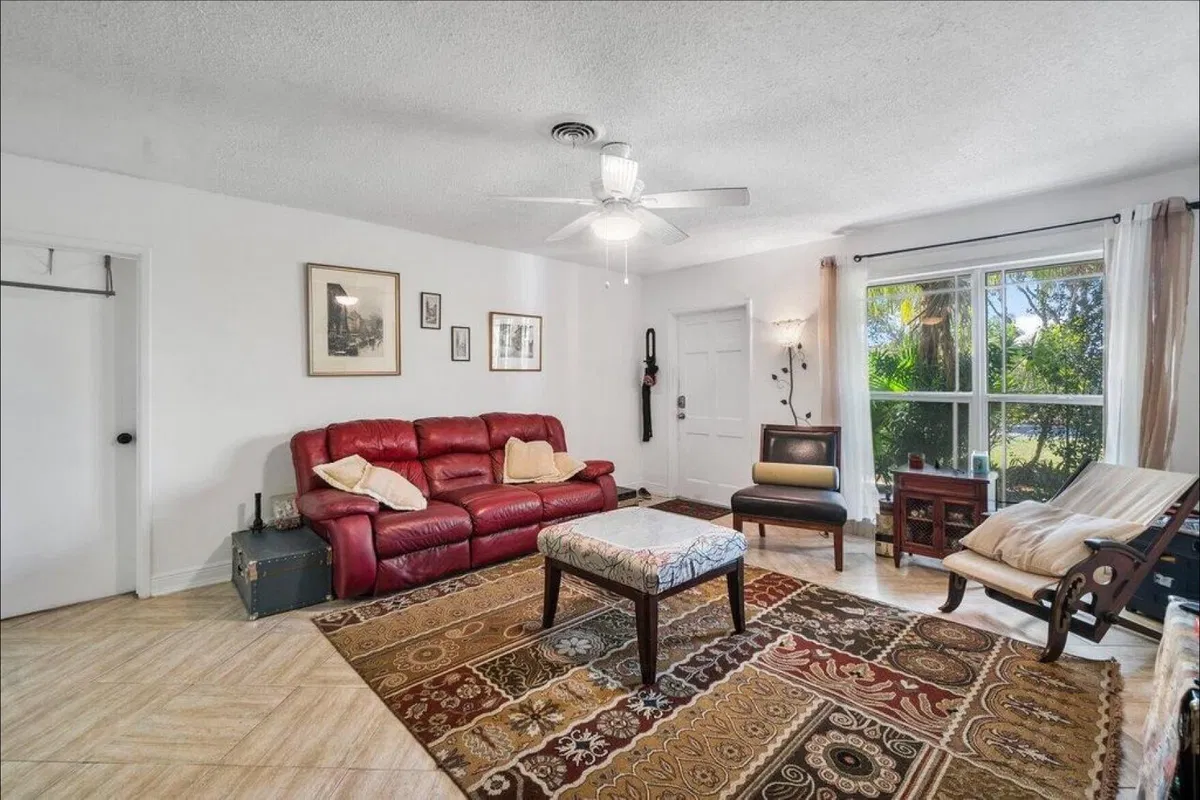 Residence photo 10
