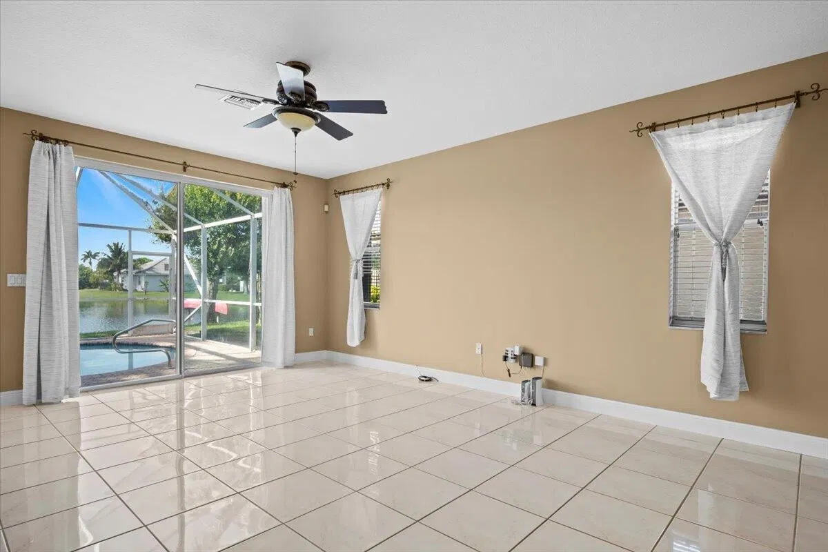 Residence photo 19