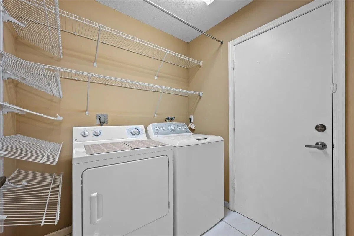 Residence photo 37